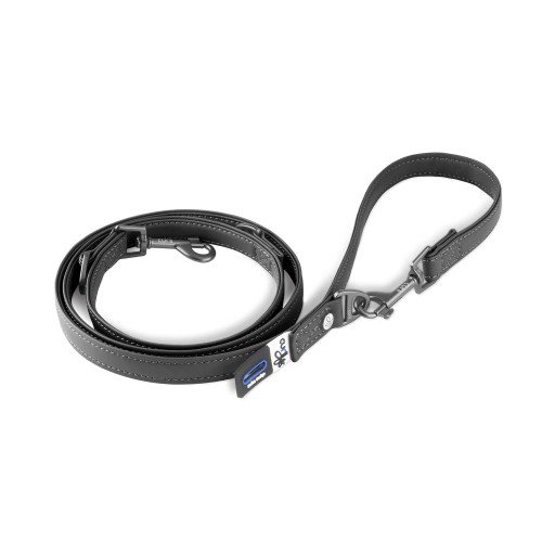 0104-0420-1-950_MAIN_Apple-Leather-Leash-Black_Adobe_RGB_240PPI_2000x2000.jpg